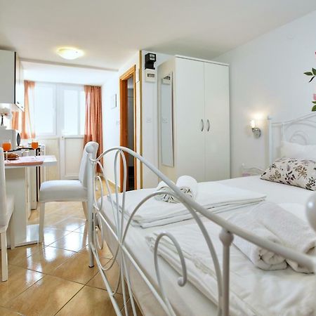Studio Kristic, Cozy Studio With A Terrace Dubrovnik Exteriör bild