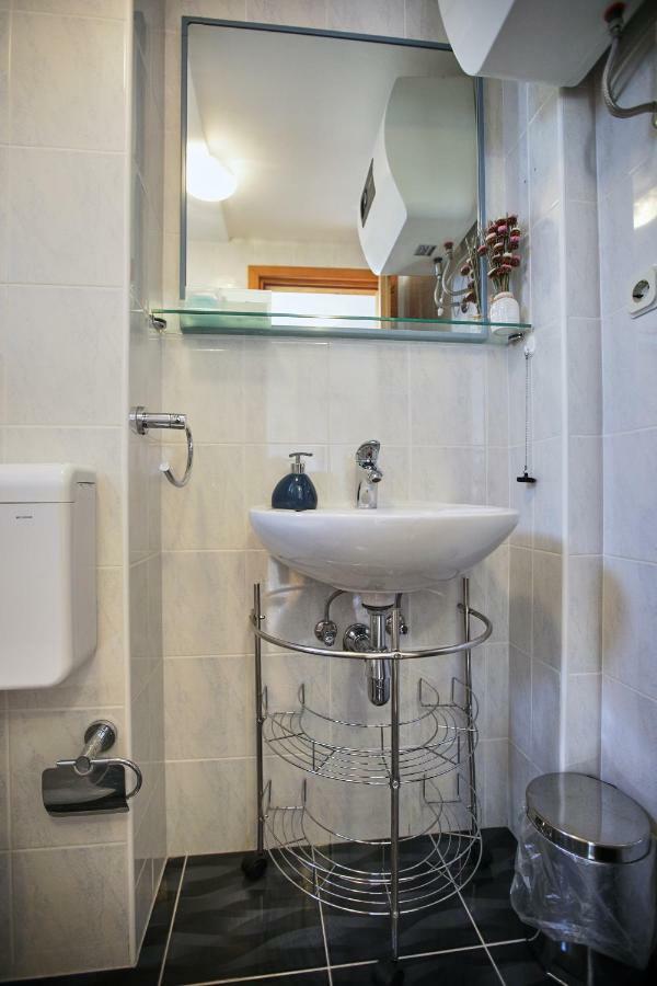Studio Kristic, Cozy Studio With A Terrace Dubrovnik Exteriör bild